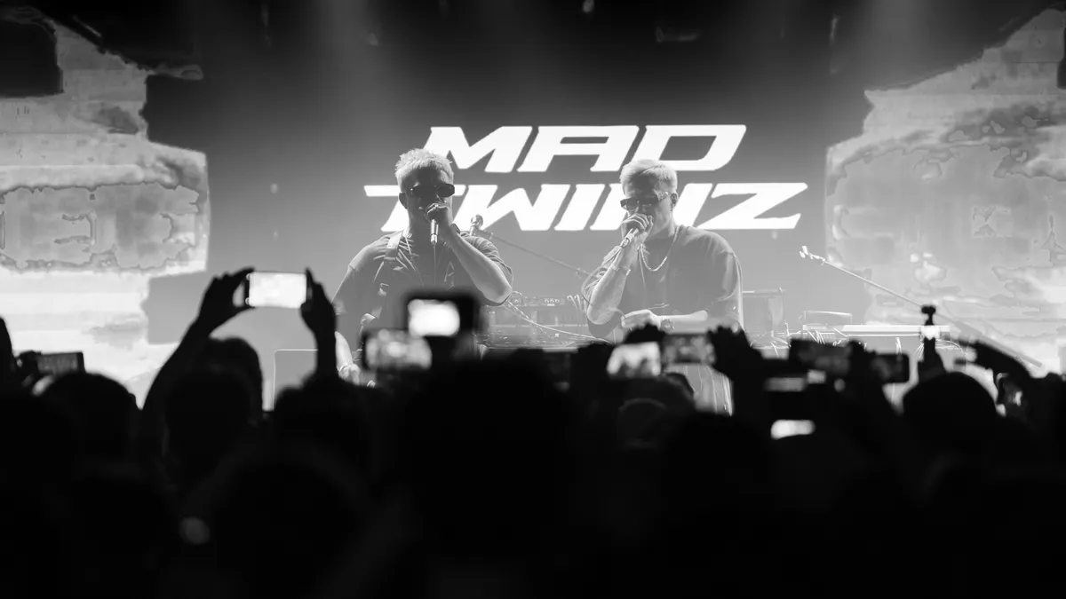 Mad Twinz cover